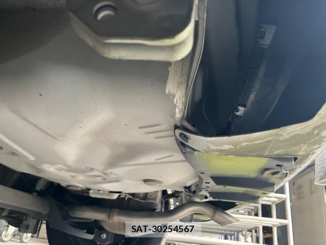 Toyota AQUA 2013-03 8364762-23