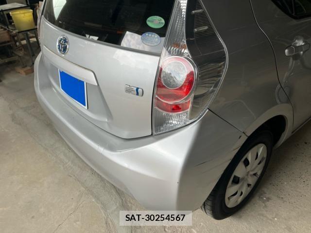 Toyota AQUA 2013-03 8364762-7