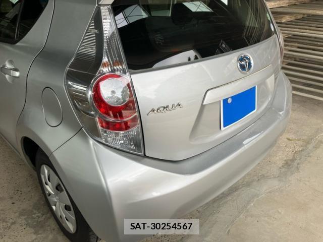 Toyota AQUA 2013-03 8364762-8