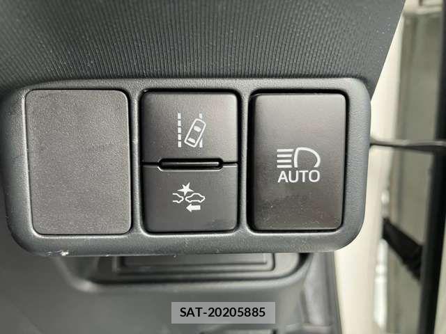 Toyota AQUA 2018-01 8364716-2
