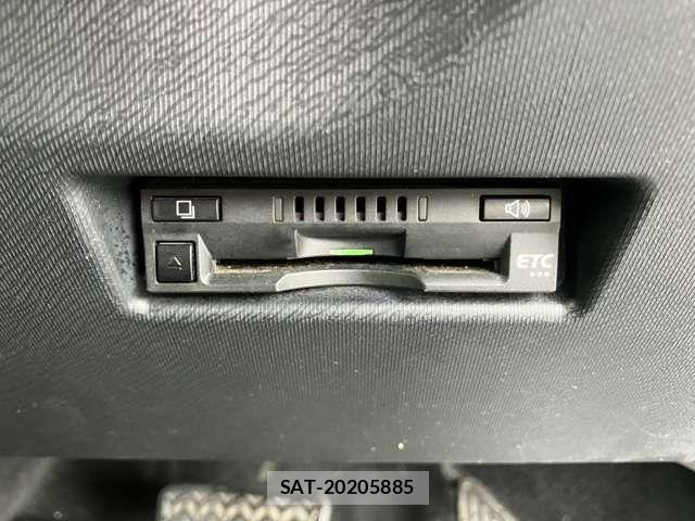 Toyota AQUA 2018-01 8364716-6