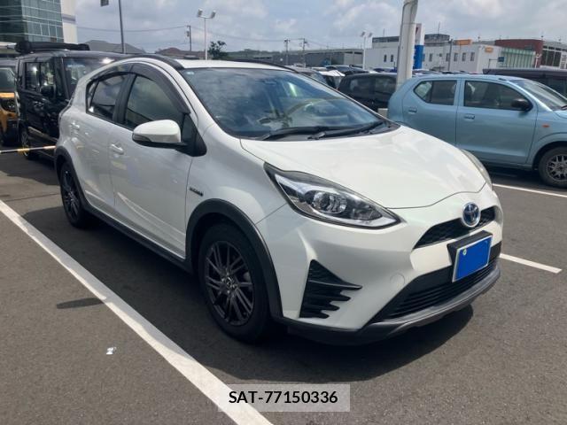Toyota AQUA 2017-07 8364727-0