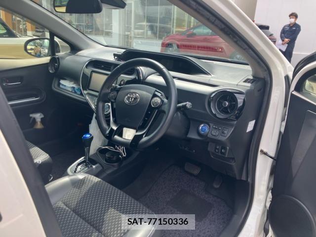 Toyota AQUA 2017-07 8364727-10