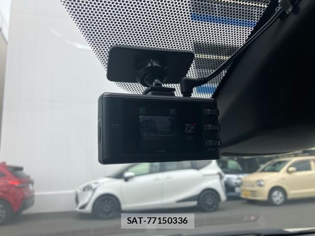 Toyota AQUA 2017-07 8364727-17