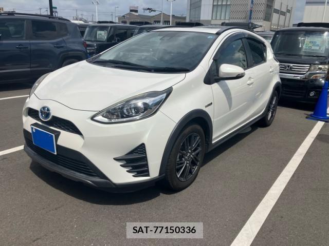 Toyota AQUA 2017-07 8364727-1