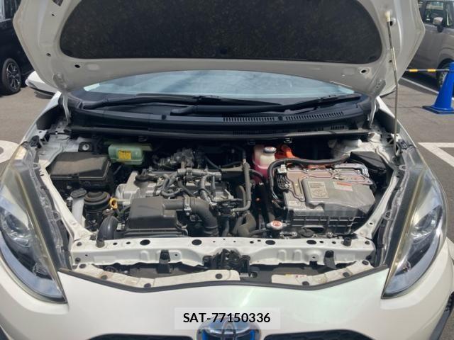 Toyota AQUA 2017-07 8364727-22