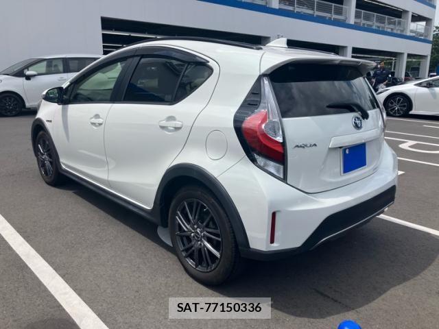 Toyota AQUA 2017-07 8364727-2