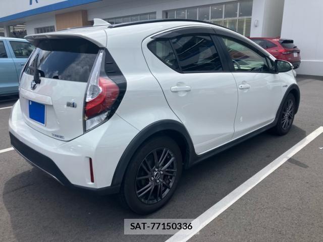 Toyota AQUA 2017-07 8364727-3
