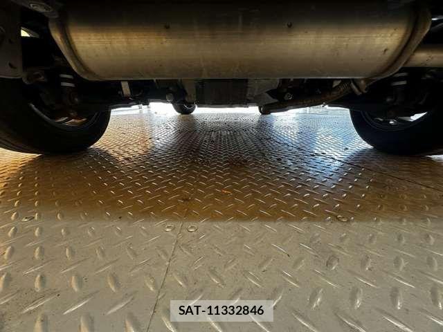 Toyota AQUA 2021-08 8364711-17