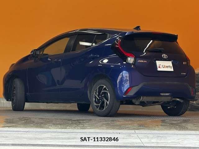 Toyota AQUA 2021-08 8364711-6