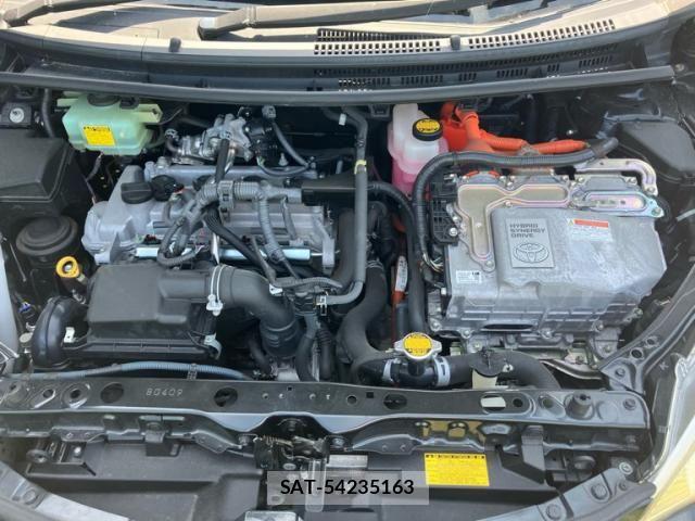 Toyota AQUA 2013-02 8364754-11