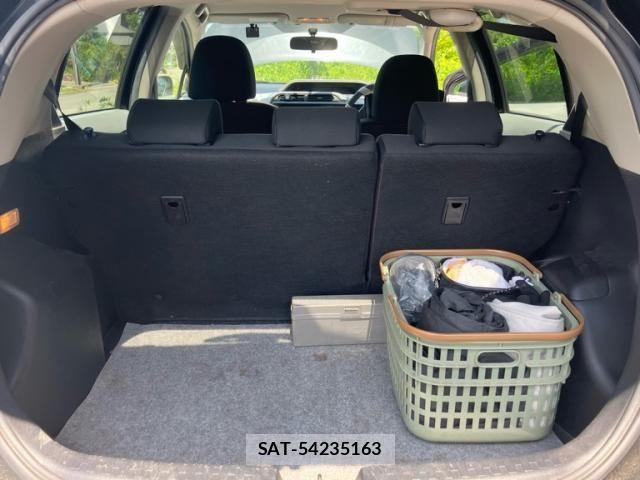 Toyota AQUA 2013-02 8364754-17