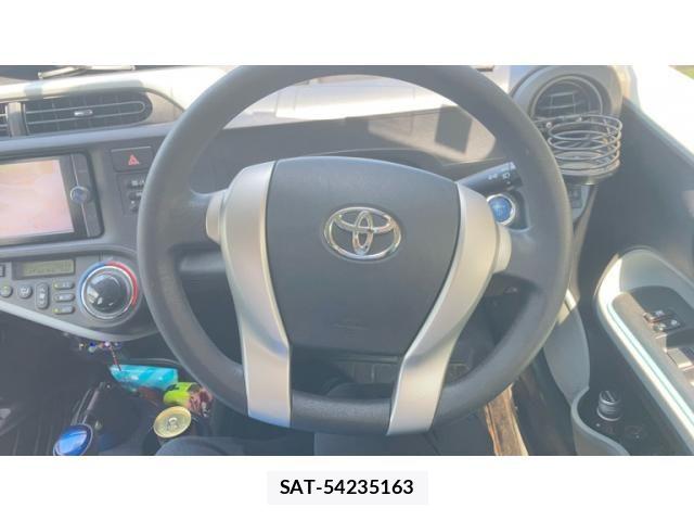 Toyota AQUA 2013-02 8364754-20