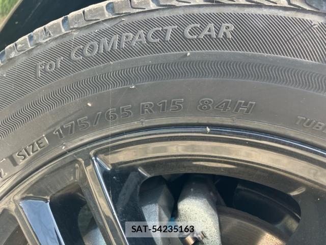 Toyota AQUA 2013-02 8364754-4