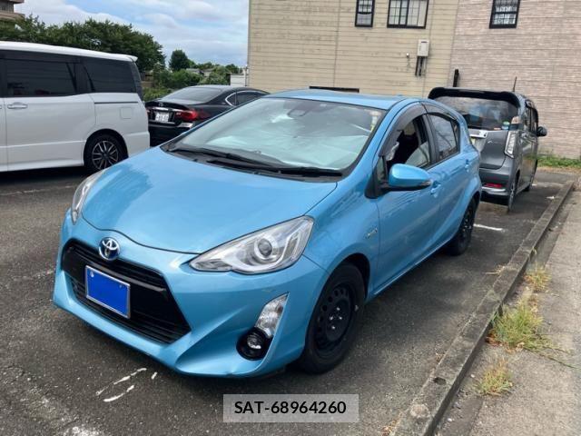 Toyota AQUA 2016-12 8364742-0