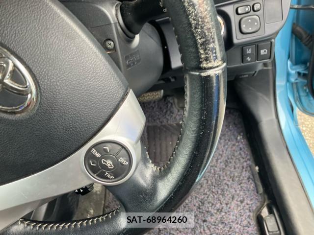 Toyota AQUA 2016-12 8364742-11