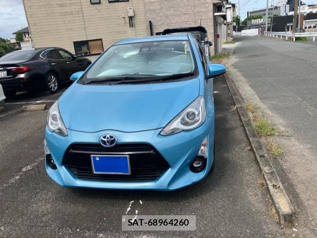 Toyota AQUA 2016-12 8364742-1