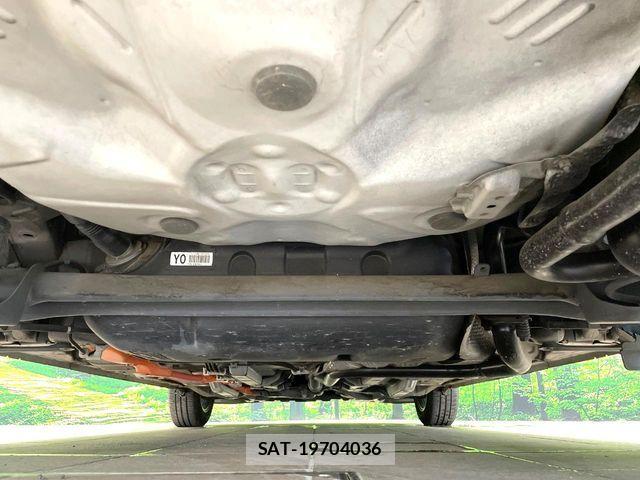 Toyota AQUA 2013-12 8364737-18