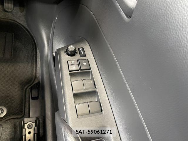 Toyota AQUA 2023-06 8364714-15