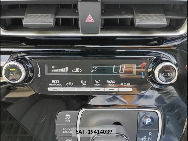 Toyota AQUA 2022-01 8364713-12