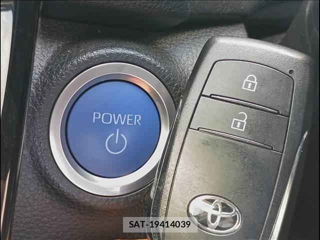 Toyota AQUA 2022-01 8364713-13