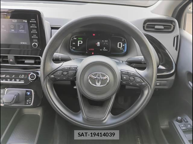 Toyota AQUA 2022-01 8364713-19