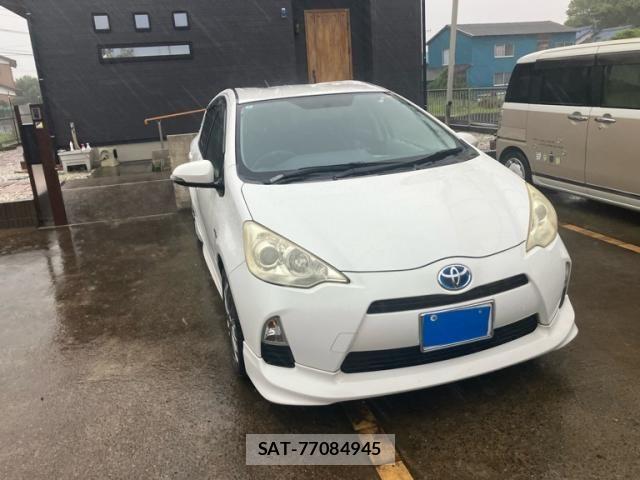Toyota AQUA 2012-03 8364759-0
