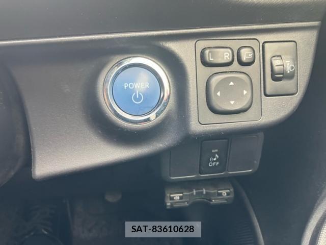 Toyota AQUA 2014-03 8364751-12
