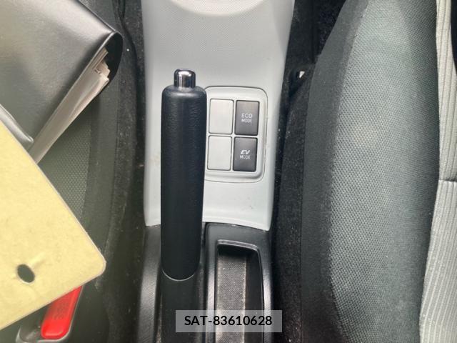 Toyota AQUA 2014-03 8364751-13
