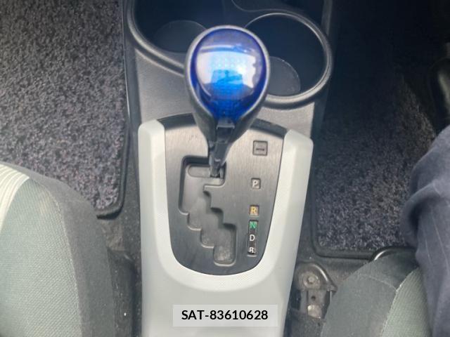 Toyota AQUA 2014-03 8364751-14