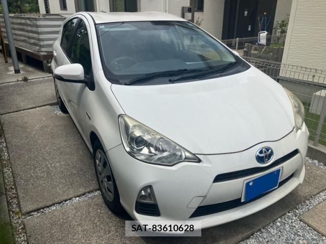 Toyota AQUA 2014-03 8364751-2
