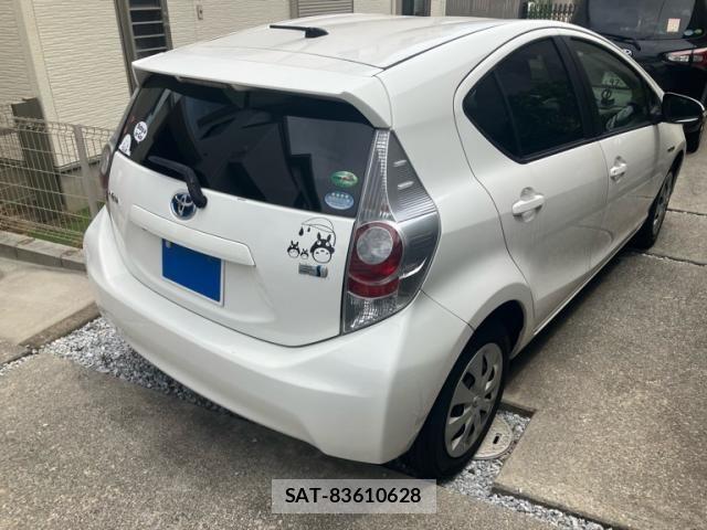 Toyota AQUA 2014-03 8364751-3