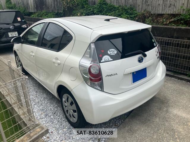 Toyota AQUA 2014-03 8364751-4