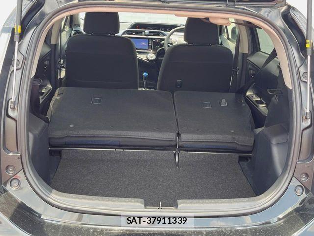 Toyota AQUA 2016-08 8364730-9