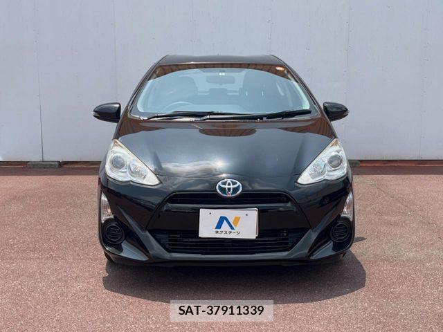 Toyota AQUA 2016-08 8364730-13