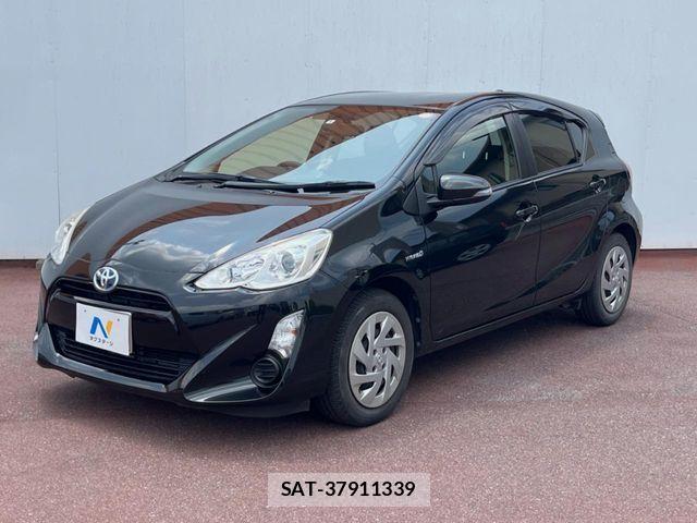 Toyota AQUA 2016-08 8364730-15