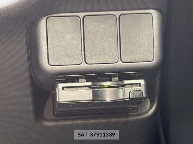 Toyota AQUA 2016-08 8364730-4