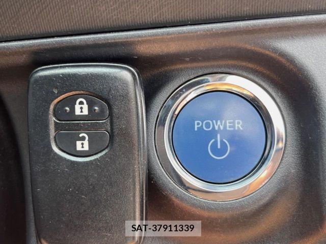 Toyota AQUA 2016-08 8364730-5
