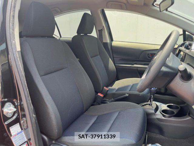 Toyota AQUA 2016-08 8364730-7