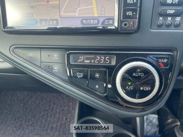 Toyota AQUA 2017-10 8364734-11
