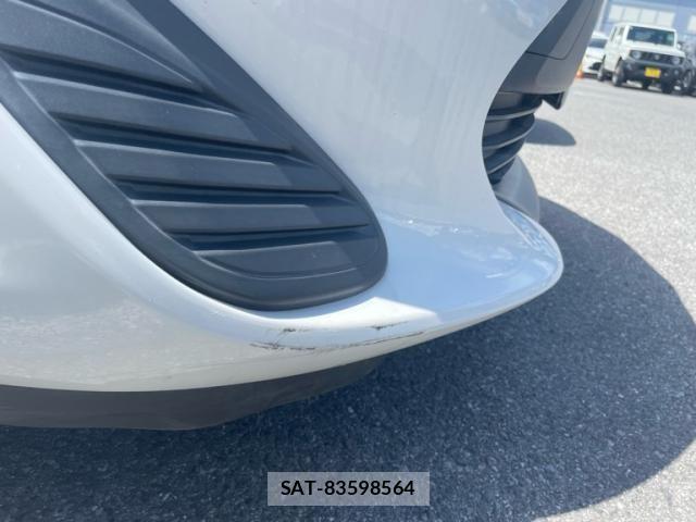 Toyota AQUA 2017-10 8364734-18