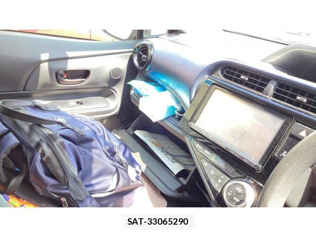 Toyota AQUA 2015-10 8364736-14