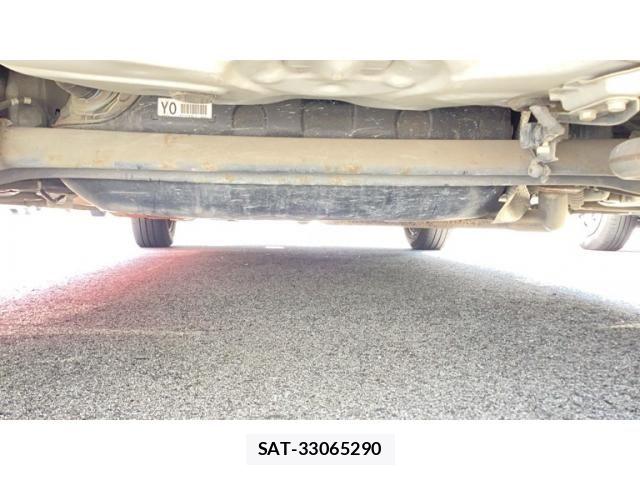 Toyota AQUA 2015-10 8364736-16