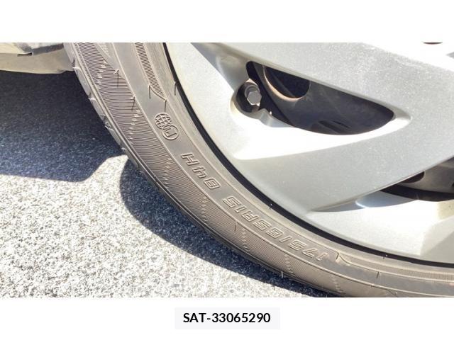Toyota AQUA 2015-10 8364736-3