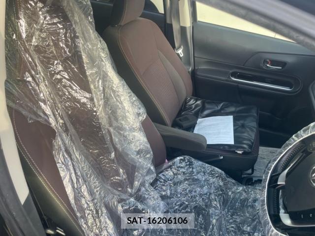 Toyota AQUA 2017-07 8364744-10