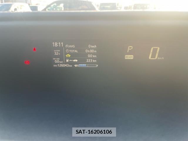 Toyota AQUA 2017-07 8364744-11