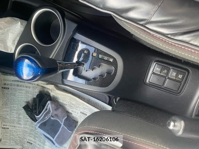 Toyota AQUA 2017-07 8364744-15