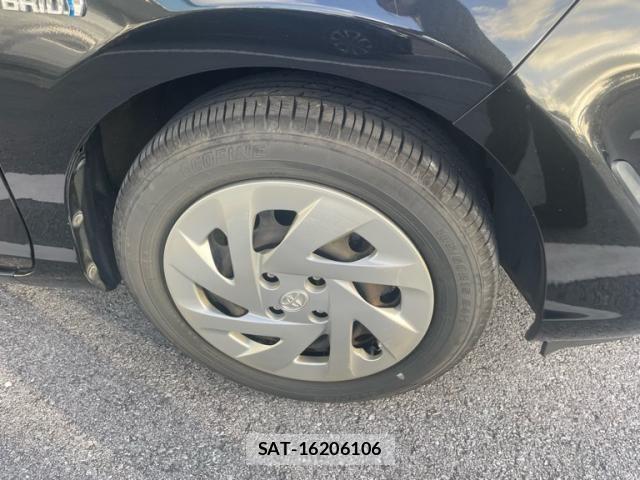 Toyota AQUA 2017-07 8364744-16