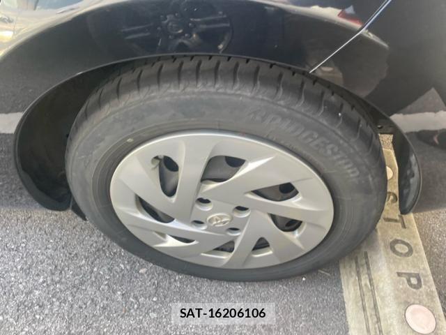 Toyota AQUA 2017-07 8364744-18