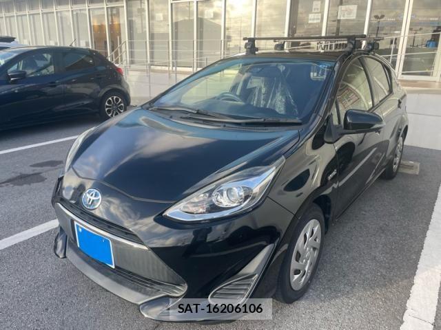 Toyota AQUA 2017-07 8364744-1